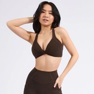 Buffbunny Twisted Curve Sports Bra in Cold Brew